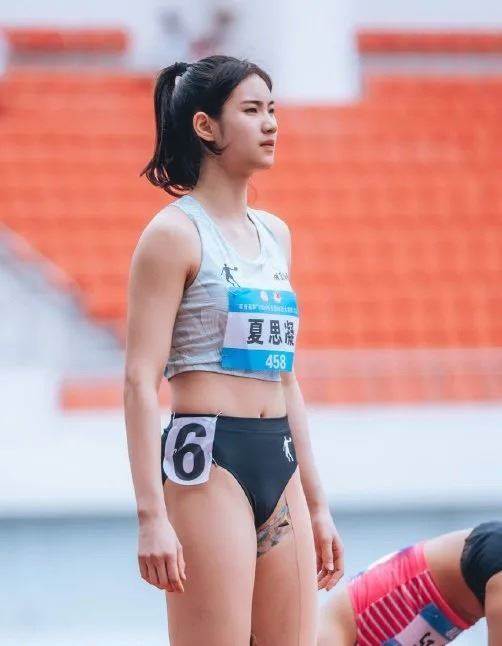 20歲田徑女神穿「高衩三角褲」奪金！網：大步跨欄會走光 教練回應了