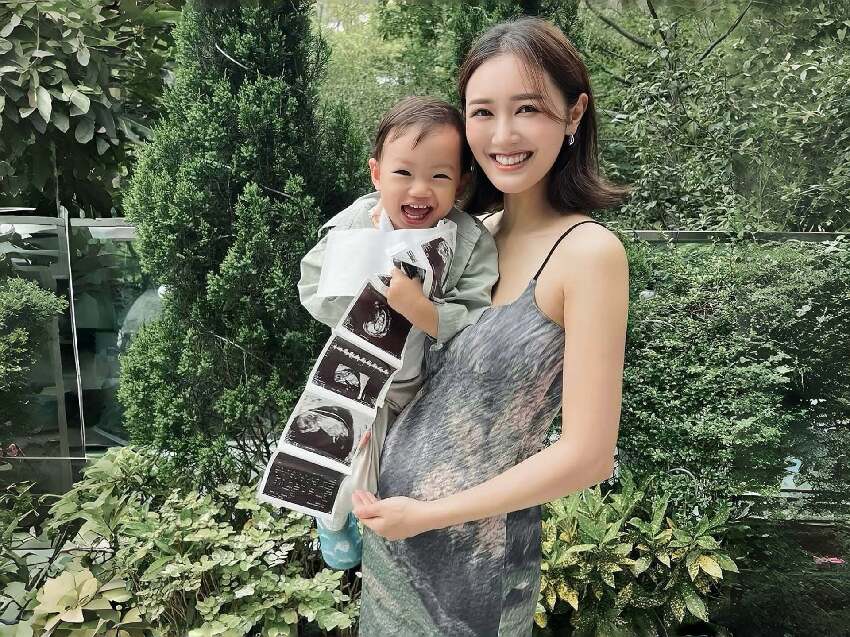 TVB男星曬百萬名車，減產生活質量不減，過億駙馬名不虛傳