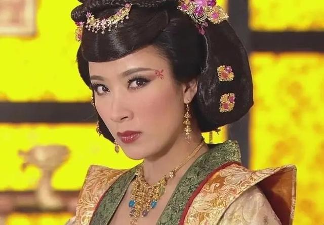 TVB捧人的操作，大熱續集換女主，借女一捧女二，賠了夫人又折兵