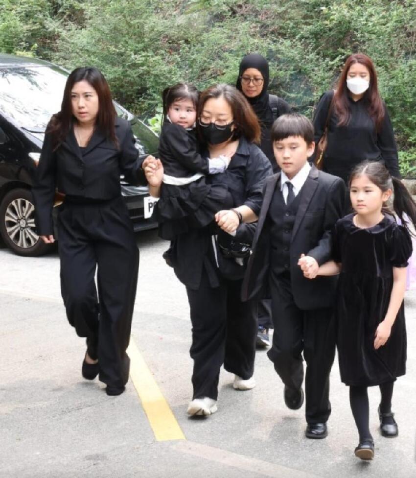 李泳漢妻子被曝設局套取手機錄音，婚後不工作，靠李家鼎給錢過活