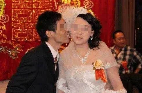 昨天小叔子結婚，婆婆和老公不讓我去，看到新娘的照片我怒提離婚