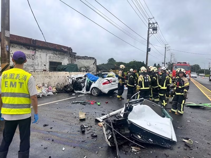 釀4死2傷！她剛參加完父告別式 開車去用餐卻撞上聯結車