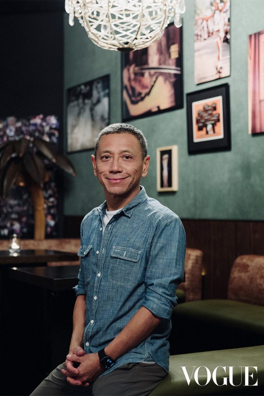 霍啟山捧場楊受成長子夜店，倆闊少把酒言歡，58歲楊其龍樣子滄桑