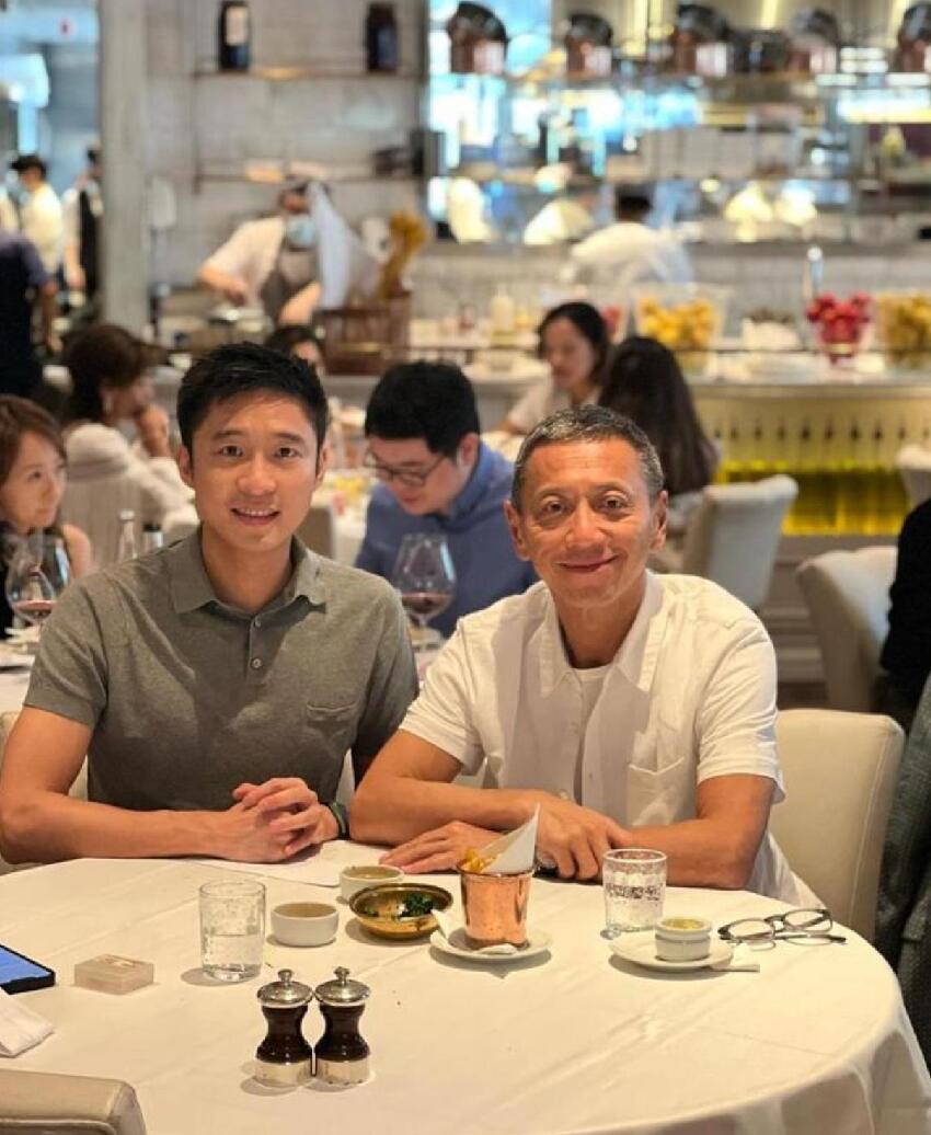 霍啟山捧場楊受成長子夜店，倆闊少把酒言歡，58歲楊其龍樣子滄桑