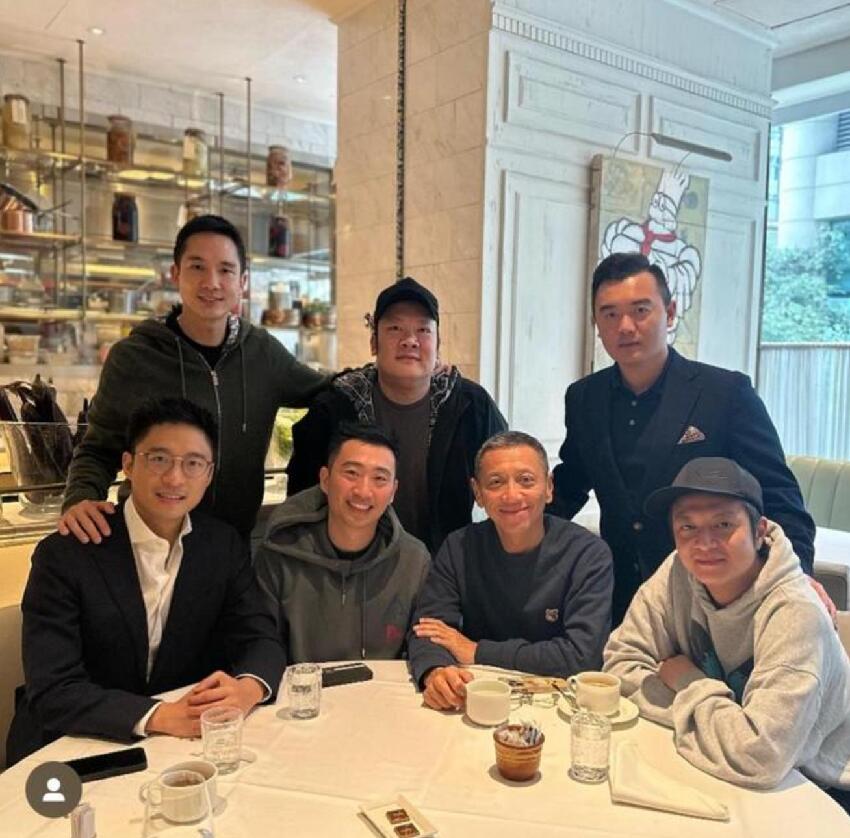 霍啟山捧場楊受成長子夜店，倆闊少把酒言歡，58歲楊其龍樣子滄桑