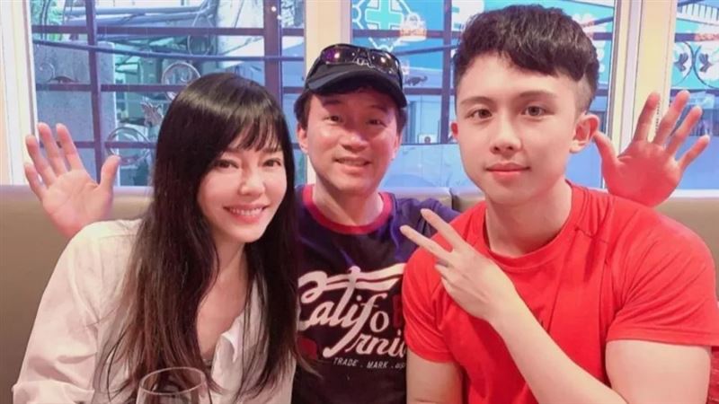 孫鵬慶祝狄鶯63歲　甜擁她入睡！揭孫安佐退伍後現狀