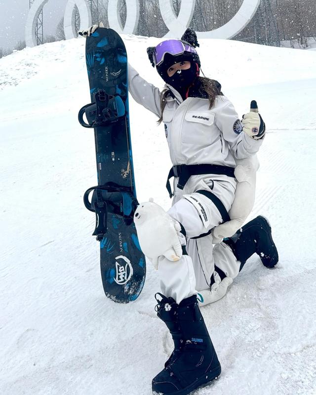 30歲香港女星長白山旅遊遇意外！苦熬10小時飛北京手術等專機返港