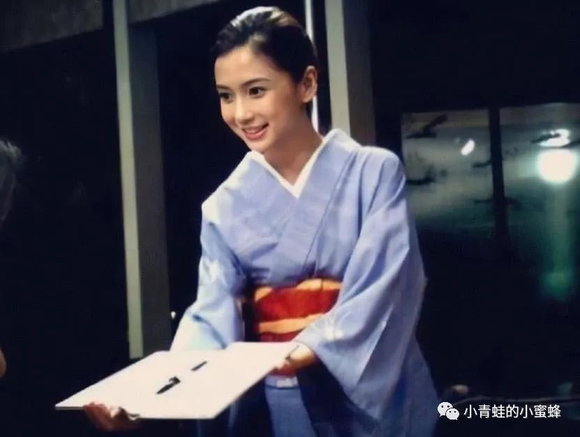 楊穎Angelababy在15歲闖蕩日本的「和服照」流出！網友：難怪不懼瘋馬秀！