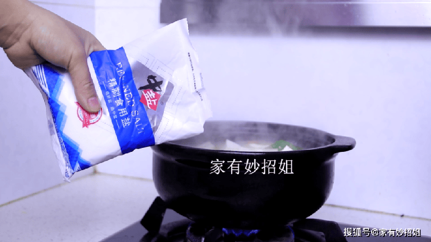 炒菜過咸怎麼辦？這些方法簡單好用，不影響菜品口感