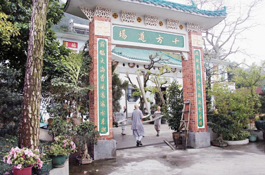 58歲TVB小生出家21年近況曝光，雲遊四海專註弘法，放棄三億家業