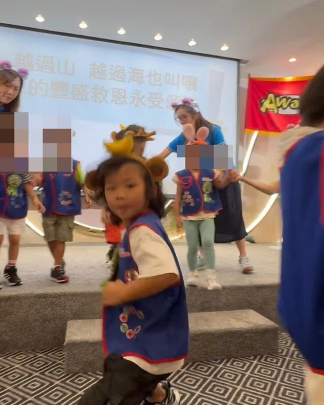 蔡少芬11歲女兒變成熟潮女！母女用一張臉，4歲兒子好動身手敏捷