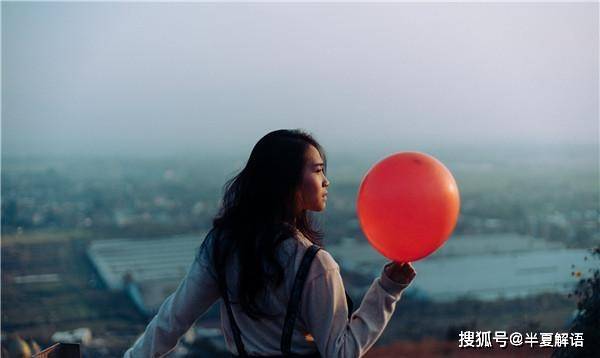 丈母娘生日全家去酒店祝壽,女婿偷偷買單溜走,壽宴結束他拒登岳父母門