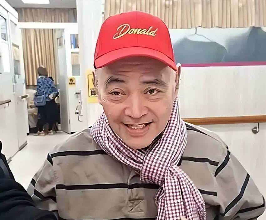 太過分！73歲樂壇天王「失智被送養老院」經紀人探視「1年半沒洗澡」長縟瘡：每月要12萬...