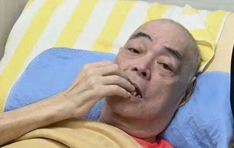 太過分！73歲樂壇天王「失智被送養老院」經紀人探視「1年半沒洗澡」長縟瘡：每月要12萬...