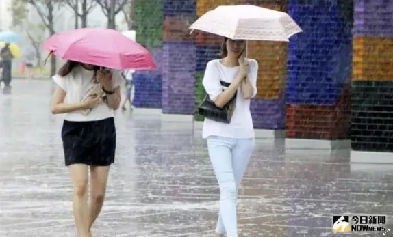 紫爆大雨來了！超狂鋒面炸台「南北都逃不過」　預測曝「4天雨勢最猛烈」