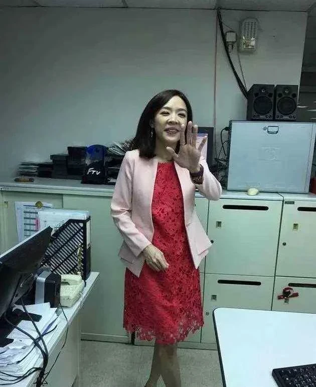 逼伊能靜失婚不認親孫子，將現任兒媳趕出豪宅，哈林90歲老母毀兒一生不知