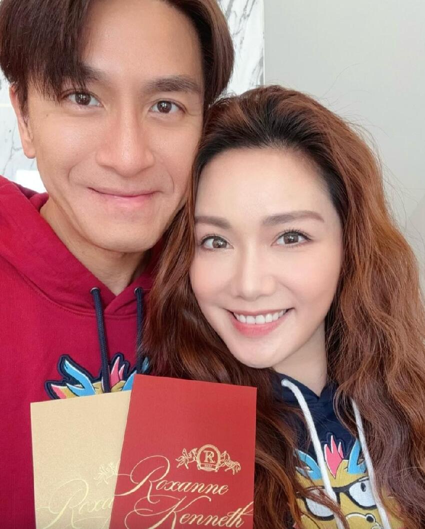馬國明陪妻子全家逛街，湯洛雯身材圓潤孕味十足，結婚三年疑有喜