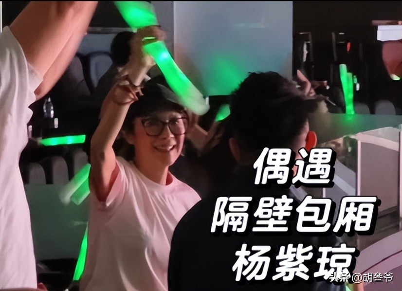 65歲葉倩文64歲楊紫瓊同框，一個緊緻一個褶多，骨相皮相區別明顯