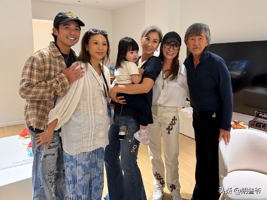 65歲葉倩文64歲楊紫瓊同框，一個緊緻一個褶多，骨相皮相區別明顯