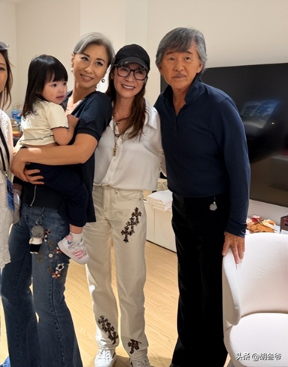 65歲葉倩文64歲楊紫瓊同框，一個緊緻一個褶多，骨相皮相區別明顯