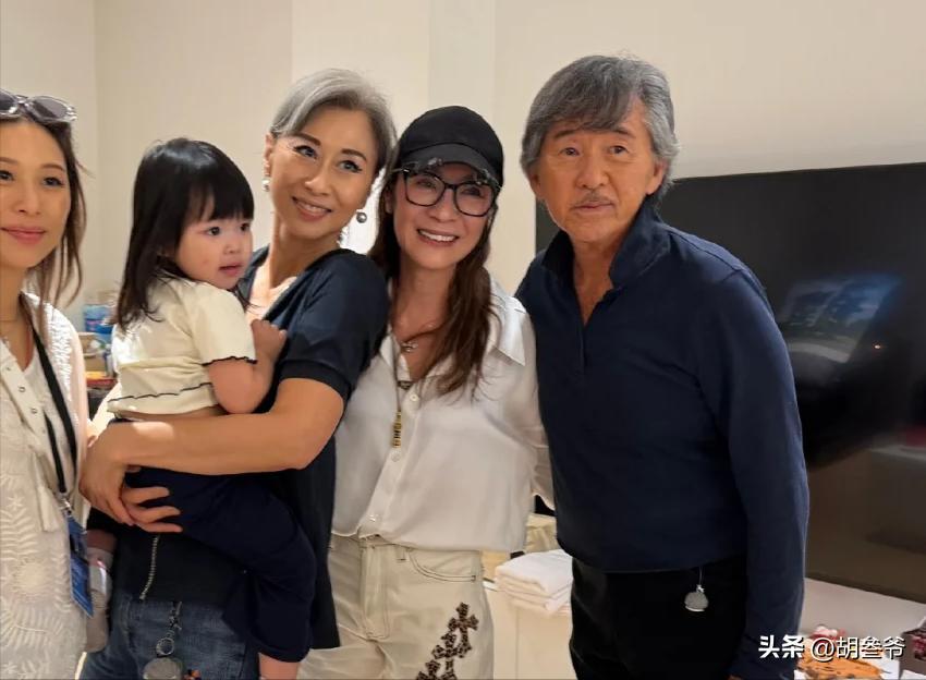 65歲葉倩文64歲楊紫瓊同框，一個緊緻一個褶多，骨相皮相區別明顯