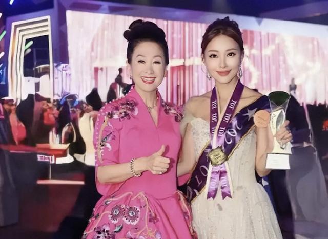 香港知名男星前妻整容成癮，低調改名轉運，賣保險年薪超500萬