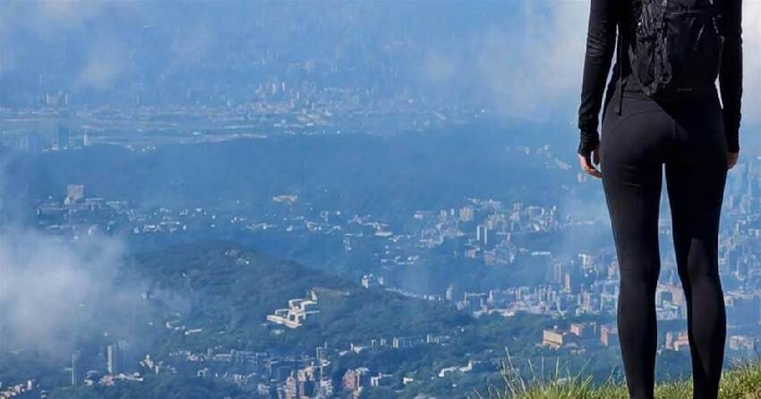 陽明山驚見妹子0上衣散步！他連拍15張看傻：連內衣都沒穿 第 5 張