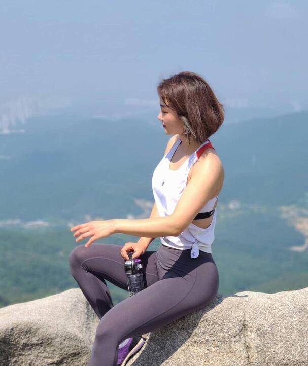 揭秘：為何瑜伽褲在戶外爬山時是「大忌」？