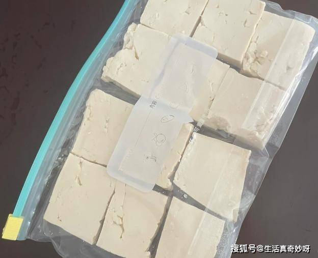 保存豆腐時，不要再放冰箱了，賣豆腐老闆教我絕招，放10天都新鮮