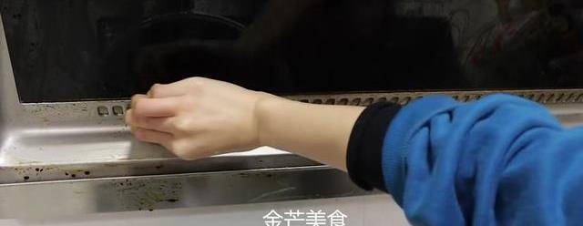 肥皂放在油煙機上塗一塗，效果這麼厲害，我也是剛學會，漲知識了