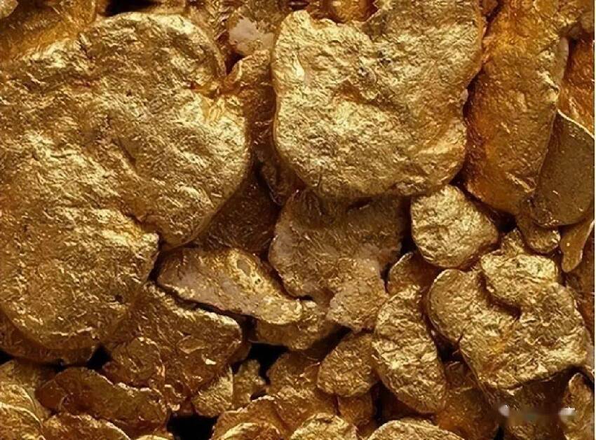 貝加爾湖底1600噸黃金,為何無人去打撈?專家:根本不能撈