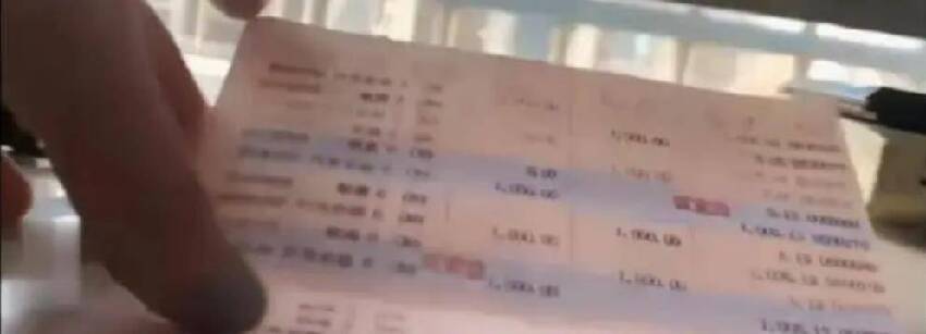 52歲女「巨嬰」:三婚三離,啃老24年,94歲母親為她做飯洗衣