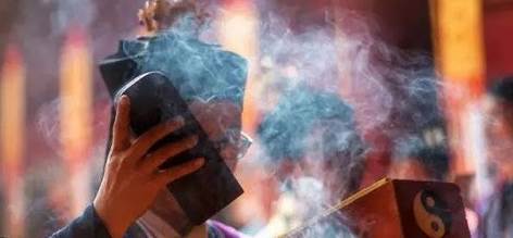 被人借運還不自知？命理師提醒：這5種禮物一旦收下，運氣直接被人拿走，千萬別不當回事