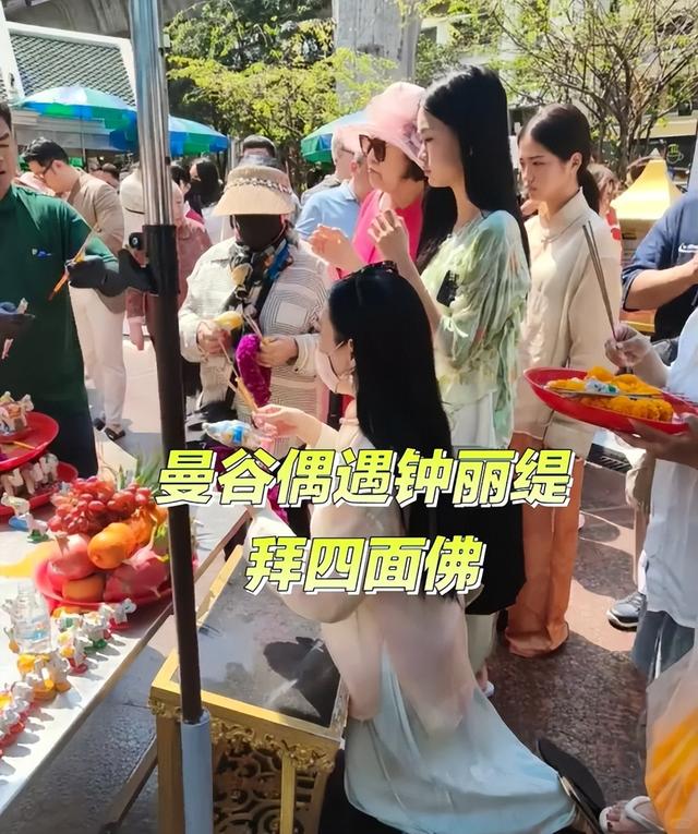 55歲鍾麗緹疑為拼四胎體重暴增，小老公全程黑面，被傳拒絕其再生