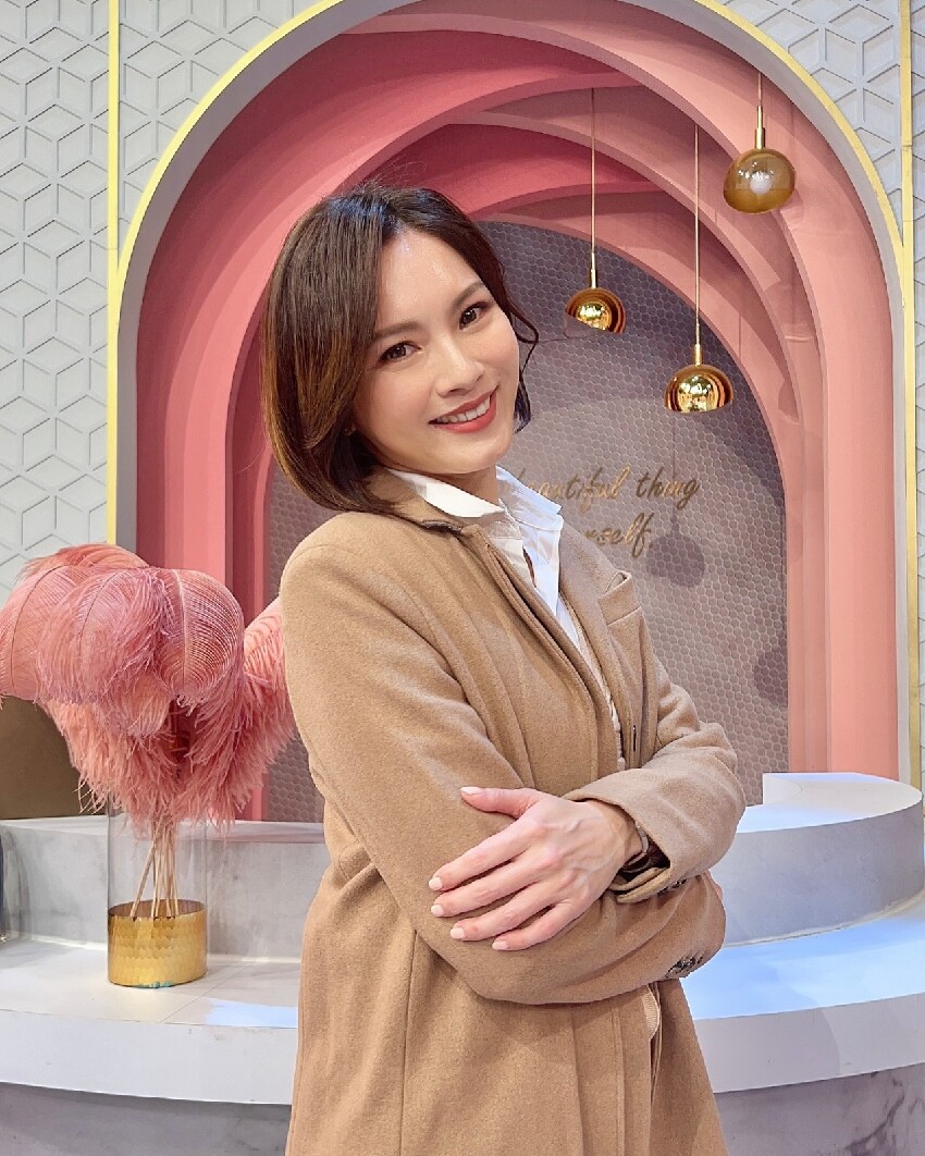 弟成植物人、姊猝逝！玉女歌手「遭前夫設套」騙走娘家房產　「狠斬16年婚姻」近況曝