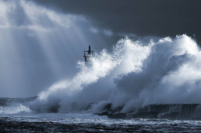 鈔票如雨下！【10月4日】五生肖財運最旺，第1名「 中獎中不停 」