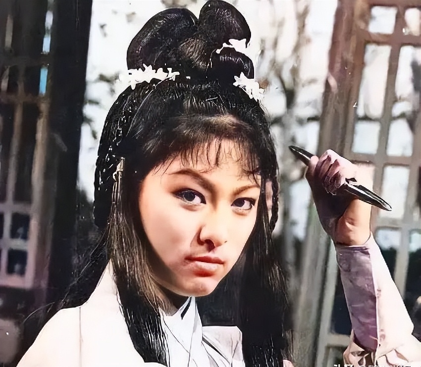 香港資深女星70歲拒擺壽宴，出道55年首開音樂會，至愛離世16年