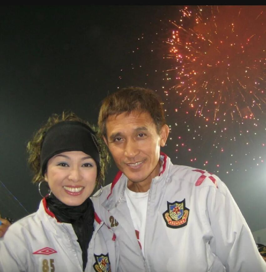 香港資深女星70歲拒擺壽宴，出道55年首開音樂會，至愛離世16年