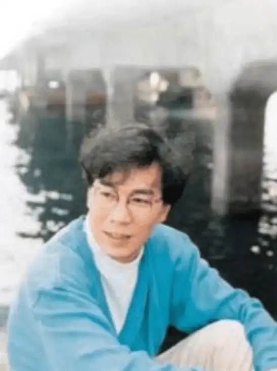 交通事故癱瘓後，被妻子扔養老院23年，昔日的「歌王」現在怎麼樣了