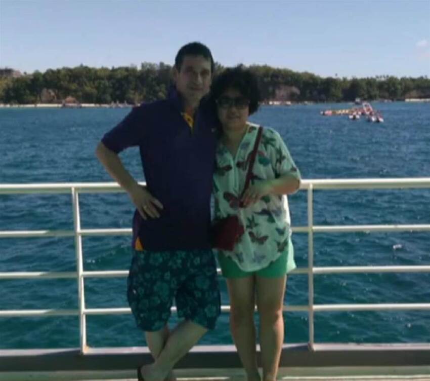 英國大叔跨國娶小15歲同校女孩，她不顧父母反對「婚後6年突然去世」死因家人難以接受