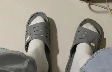 住飯店時,房間的礦泉水最好別喝,很多人中招,我也是才被告知