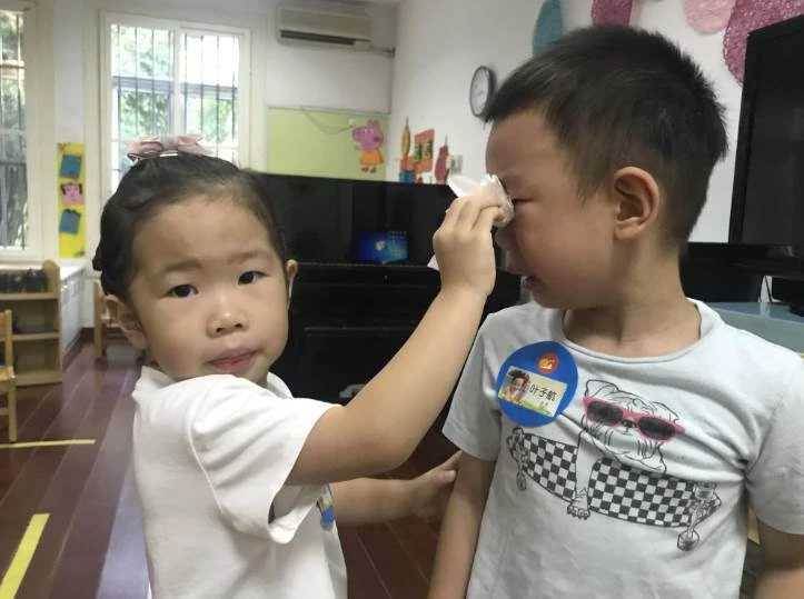 還在嘲笑全職媽媽?幼稚園老師表示:全職媽媽帶大的孩子上學後5個優勢明顯.