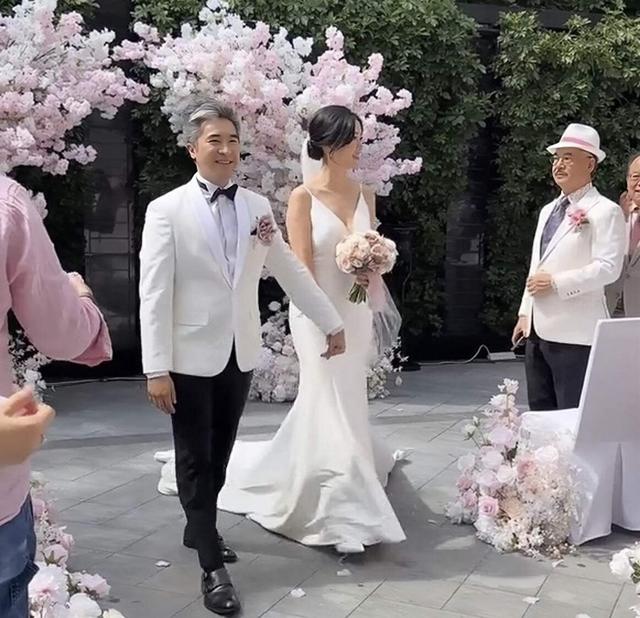 當第三者成功上位！香港女星低調註冊結婚，在星級酒店辦婚禮