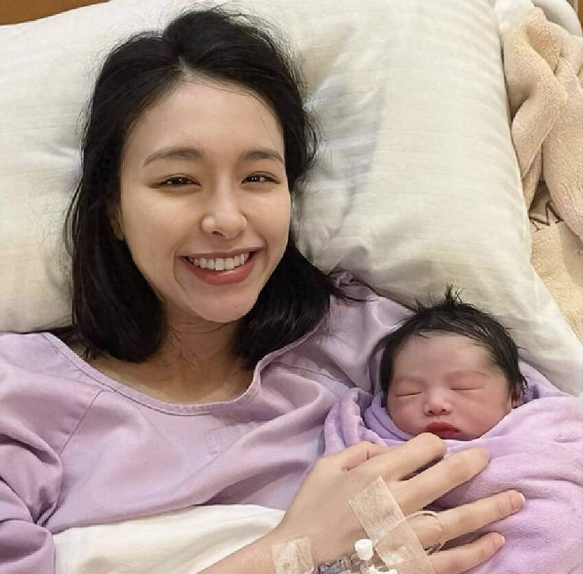 恭喜！TVB長腿女神曾淑雅，婚後未夠4個月平安產子，臨盆前臍帶繞寶寶脖頸一圈