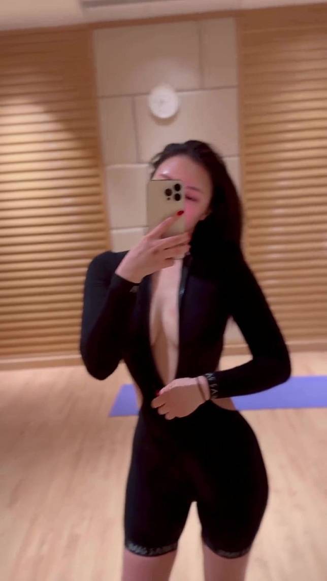 太拼！TVB離巢女星曬緊身運動裝造型，上衣拉鏈開到肚臍真空上陣
