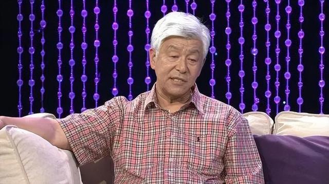 三兒女集體啃老！資深男星不敢休息「賺錢養全家」，77歲看清「帶癱妻住進養老院」每天笑呵呵 # 不受家庭束縛