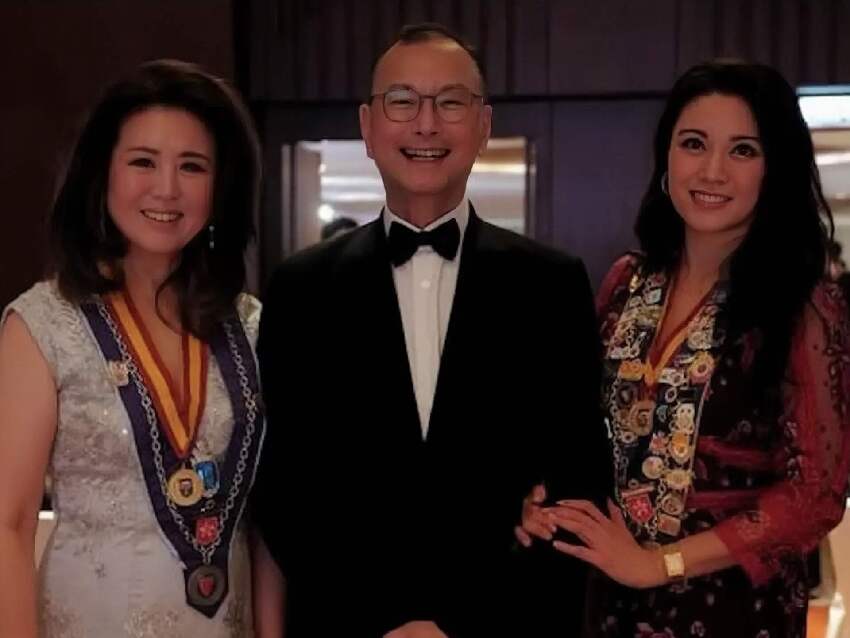 恭喜!TVB前藝人廖碧兒迎來新戀情,和70歲富商男友手挽手宣誓主權