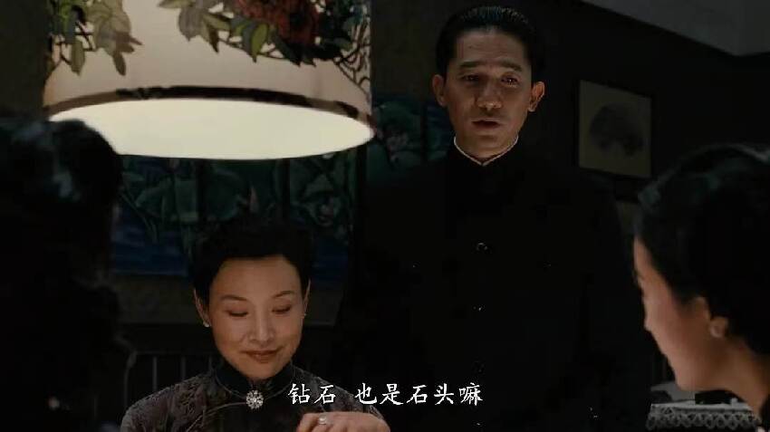 18年後再看舒淇辭演、大S搶著演的《色戒》,「10個細節」耐人尋味:遠不止「假戲真做」