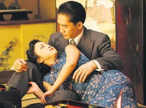 18年後再看舒淇辭演、大S搶著演的《色戒》,「10個細節」耐人尋味:遠不止「假戲真做」