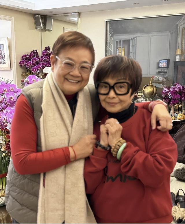 白雪仙96歲仍雍容華貴！愛徒齊拜年，與任劍輝情深一世令人動容